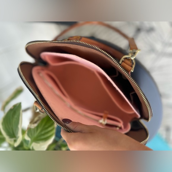 Louis Vuitton Alma PM - Picture 9 of 9